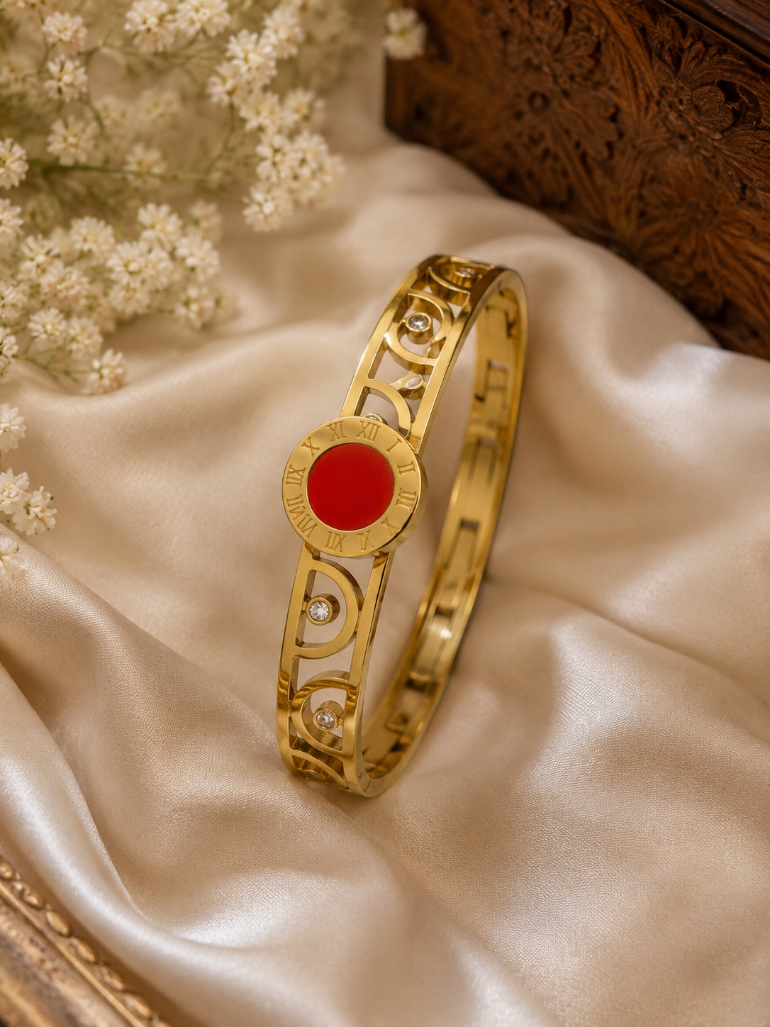 Elegant Red Stone Openable Bracelet – Timeless Style, Everyday Comfort
